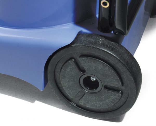 CT470 -2 Numatic carpet Cleaner