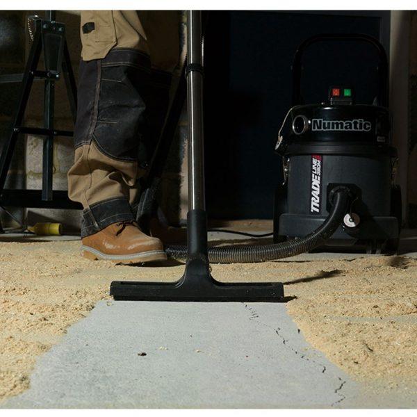 TEM390A 240v M Class dry vac (woodworking) with power tool take off.