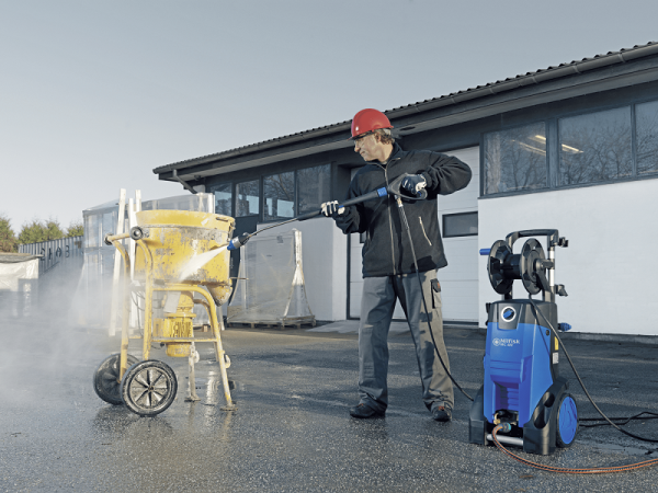 NILFISK PRESSURE WASHER